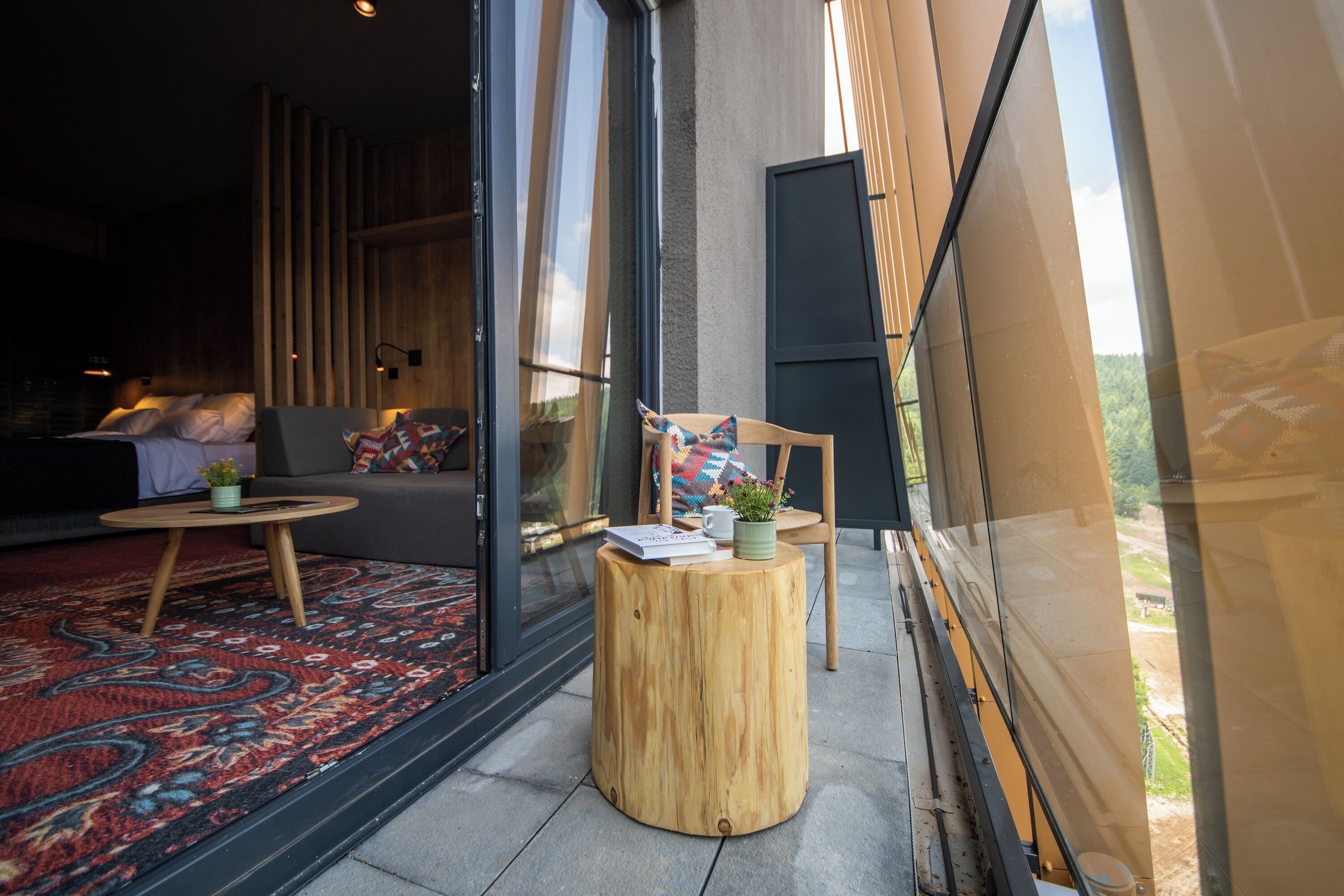 In-room safe, desk, laptop workspace, soundproofing