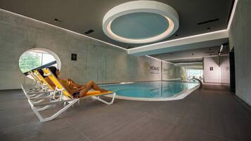 Indoor pool, sun loungers