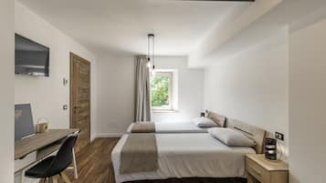 5 camere, una scrivania, Wi-Fi gratuito, lenzuola