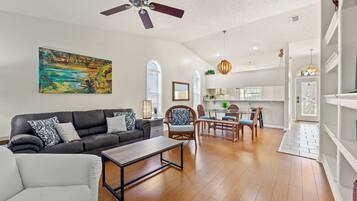 House, Multiple Beds, Patio, Garden View | Living area | 40-inch TV with digital channels