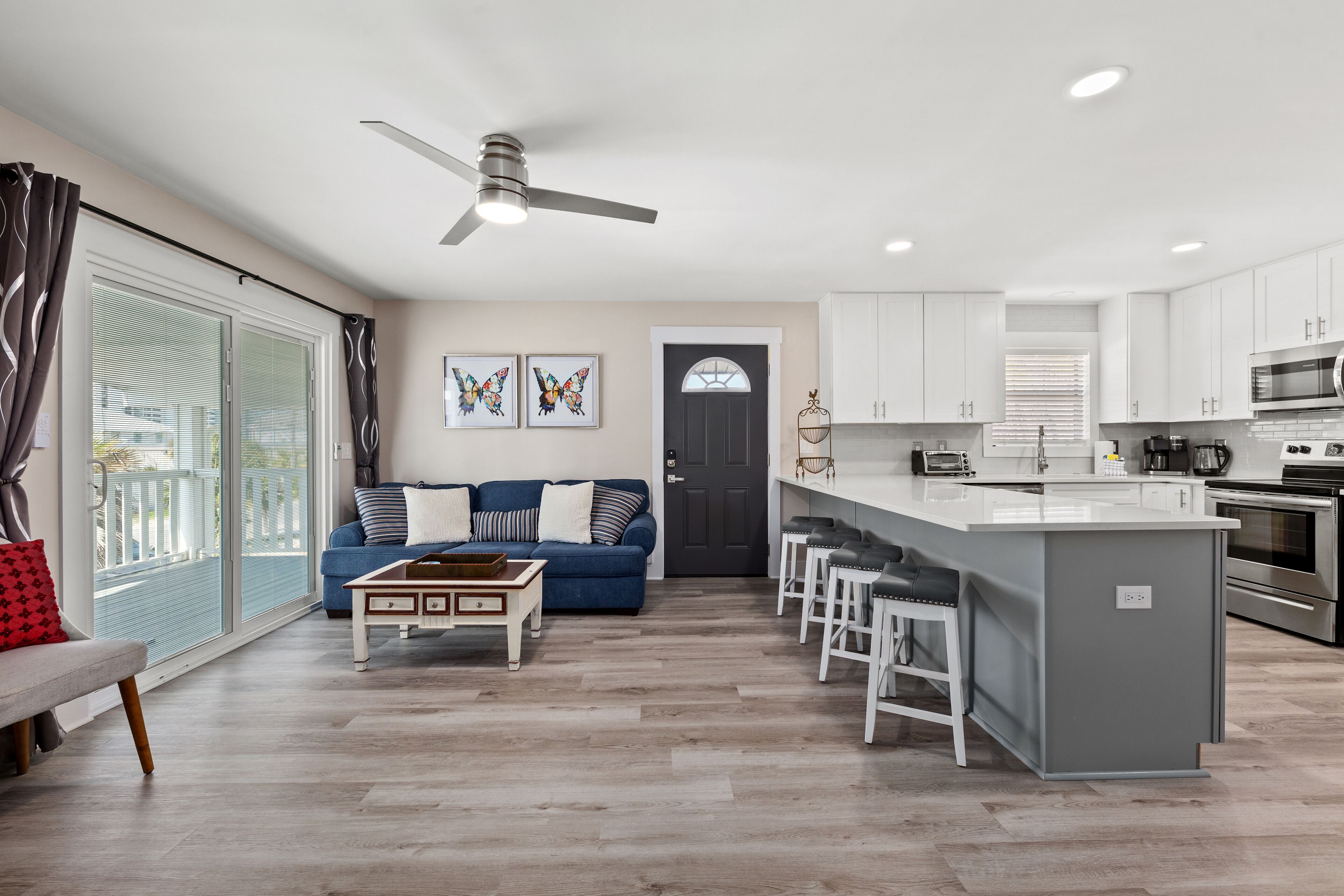 冰箱、微波炉、烤箱、炉灶