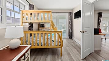 3 kamar tidur dan didekorasi berbeda-beda