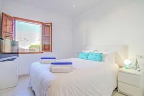 4 bedrooms, iron/ironing board, free WiFi, bed sheets - Cas Siulet by Rentallorca (Alcúdia)