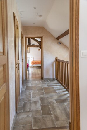 3 bedrooms, travel crib, free WiFi, bed sheets - Gite Bambi (Asquins)