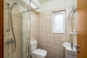 Shower, hair dryer, towels, soap - Elli Down Town Apartment Breeze (Rodos)