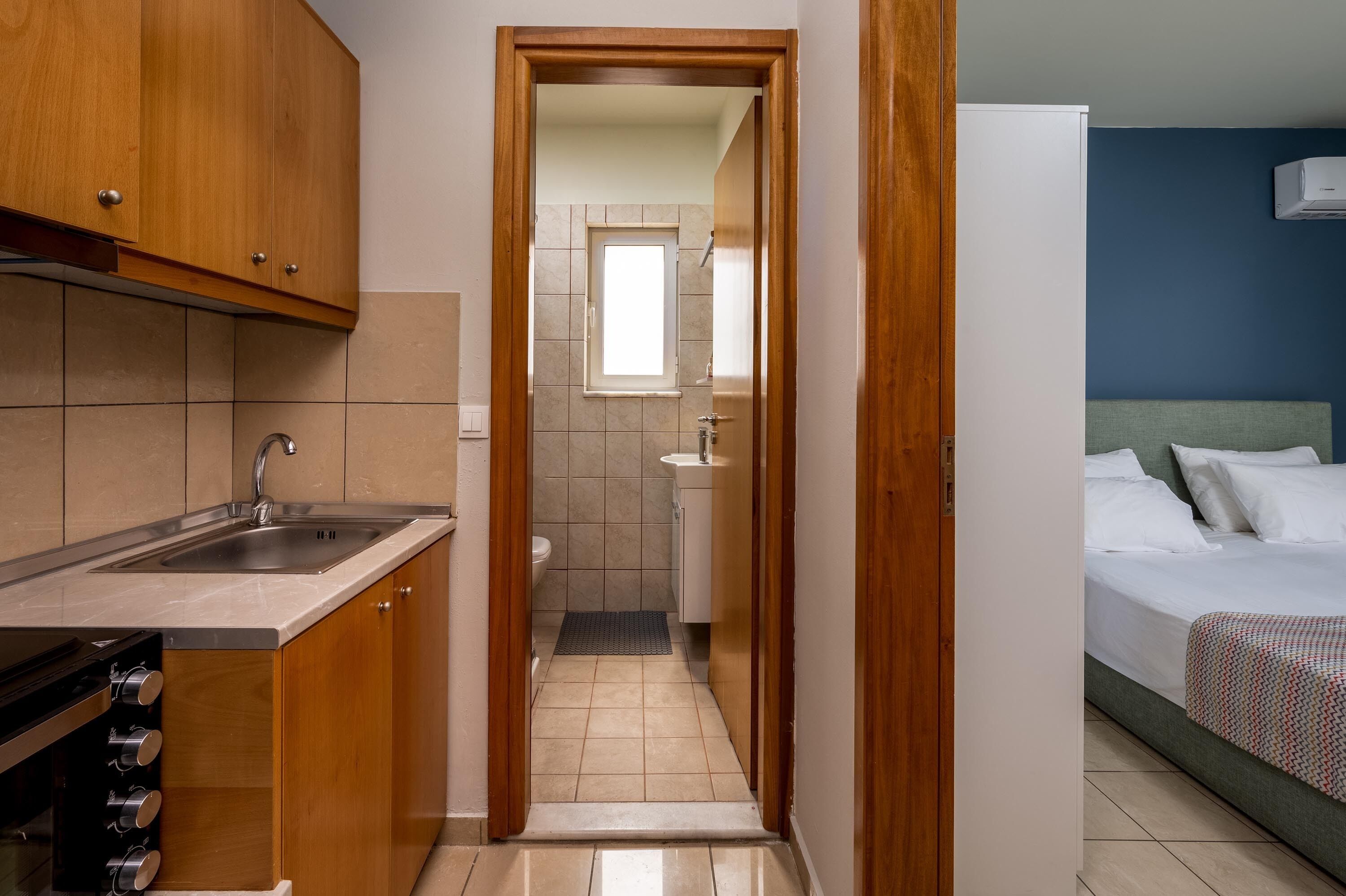 Elli Downtown Studios - Breeze