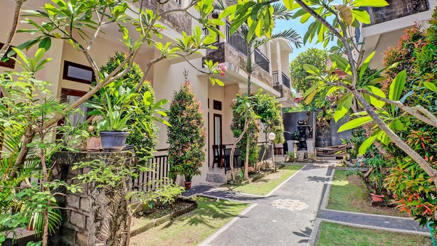 Front of property - OYO 92017 Sari Agung Hotel (Kuta)