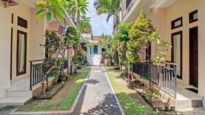 Front of property - OYO 92017 Sari Agung Hotel (Kuta)