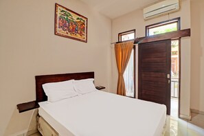 Deluxe tweepersoonskamer | Een bureau, een laptopwerkplek, gratis wifi, beddengoed