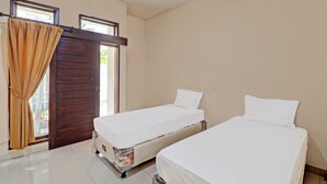 Deluxe Twin Room - OYO 92017 Sari Agung Hotel (Kuta)