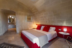 Deluxe Double Room, Hot Tub, Garden View (Camera delle Acque)