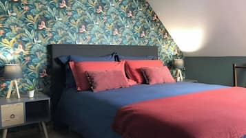 2 slaapkamers, een strijkplank/strijkijzer, reisbedje, wifi