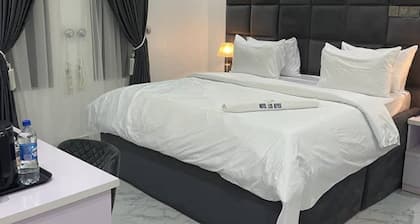 HOTEL LOS REYES