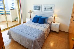 1 chambre, fer et planche à repasser, Wi-Fi gratuit, draps fournis