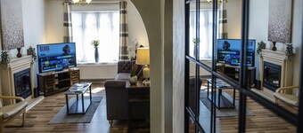 Spacious White House with parking, garden, Wi-Fi