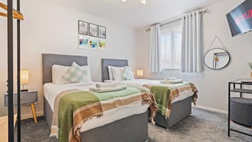 3 makuuhuonetta, silitysrauta/-lauta, vauvan matkasänky, ilmainen Wi-Fi