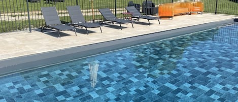 Piscina externa sazonal