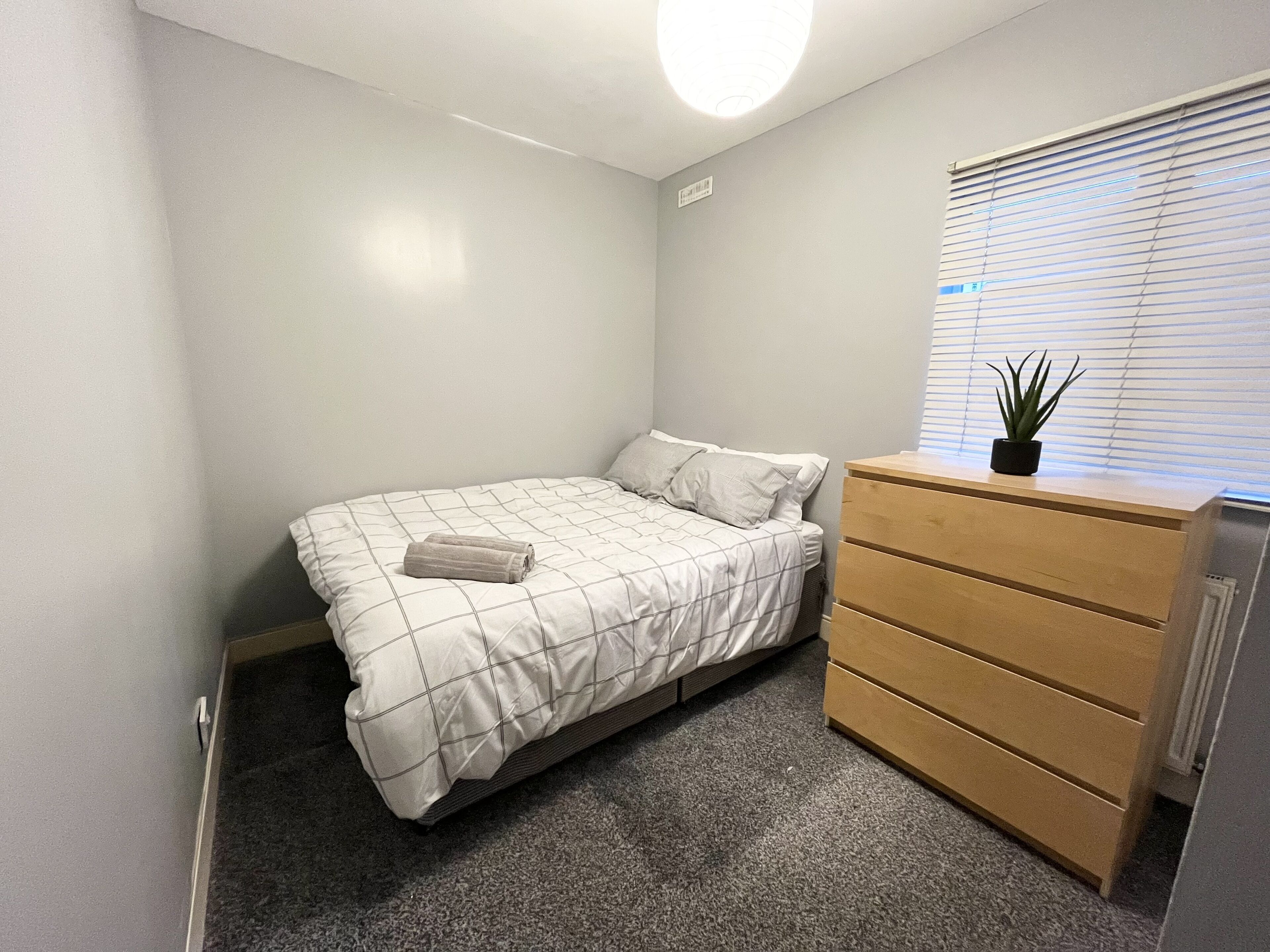 3 bed apt 20 mins from central LDN