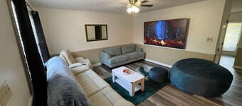 ✨ ⚡️ ☄️King Beds, 86" RokuTV, Massage: Comfort Haven