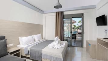 Premium Studio, Pool View