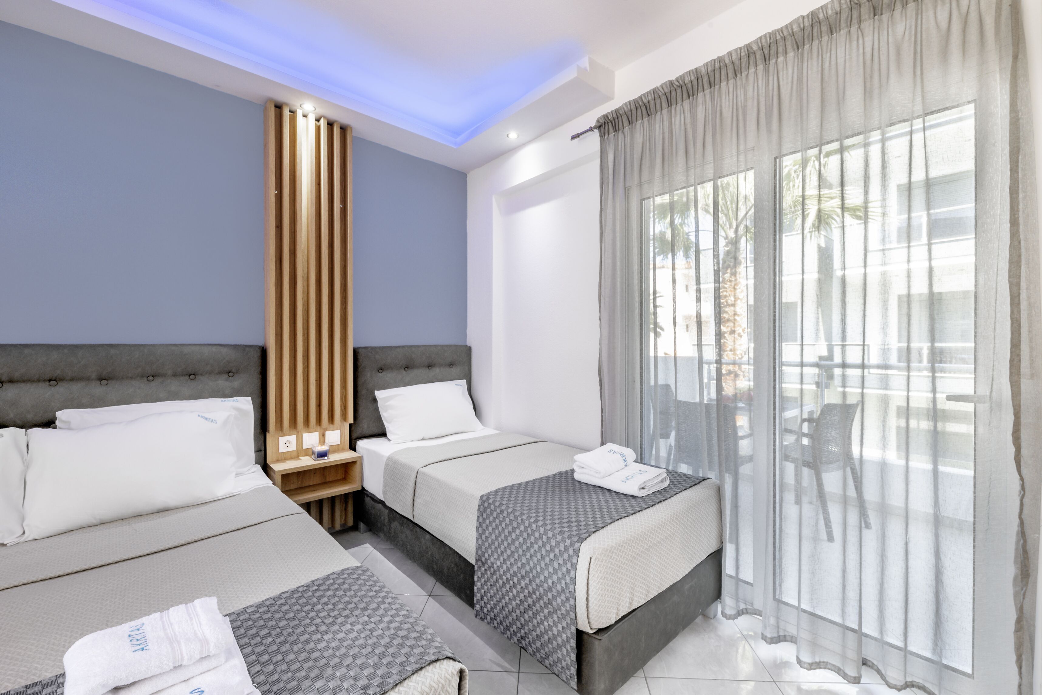 Roupas de cama antialérgicas, quartos à prova de som, berços grátis