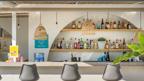 Bar ved bassenget