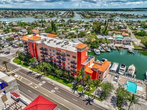 Exterior - Ideal Madeira Beach Retreat~ Family Friends &Fido! (Madeira Beach)