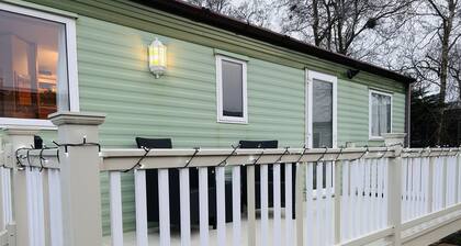 Charming Countryside Static Van With Entertainment