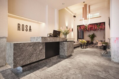 罗莎酒店