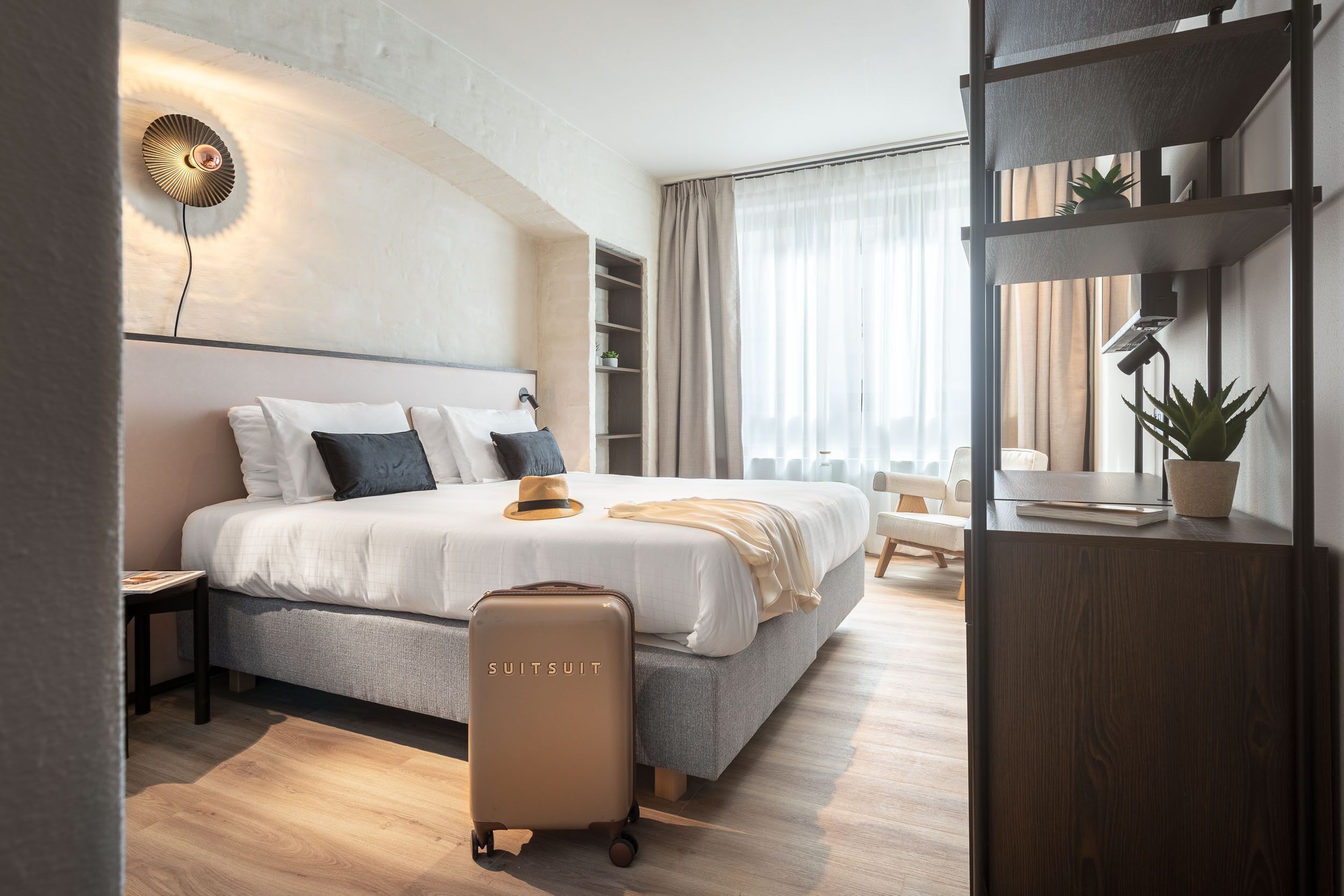 Minibar, wifi gratis y ropa de cama 