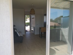 Interior - APARTMENT WITH TERRACE AND SEA VIEW (Vaux-sur-Mer)