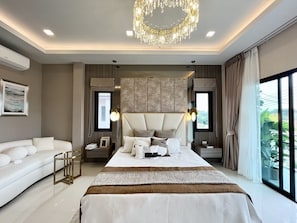 Villa luxueuse, 4 chambres, non-fumeur, balcon | 4 chambres, literie de qualité, couette en duvet, coffre-fort