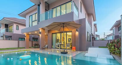 Southern Peak Pool Villa HuayYai Pattaya