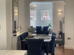 Dining - Stunning holiday home with amazing Castle views (Lincoln)