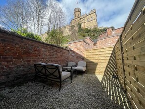 Terrace/patio - Stunning holiday home with amazing Castle views (Lincoln)