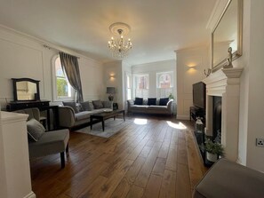 Living area - Stunning holiday home with amazing Castle views (Lincoln)