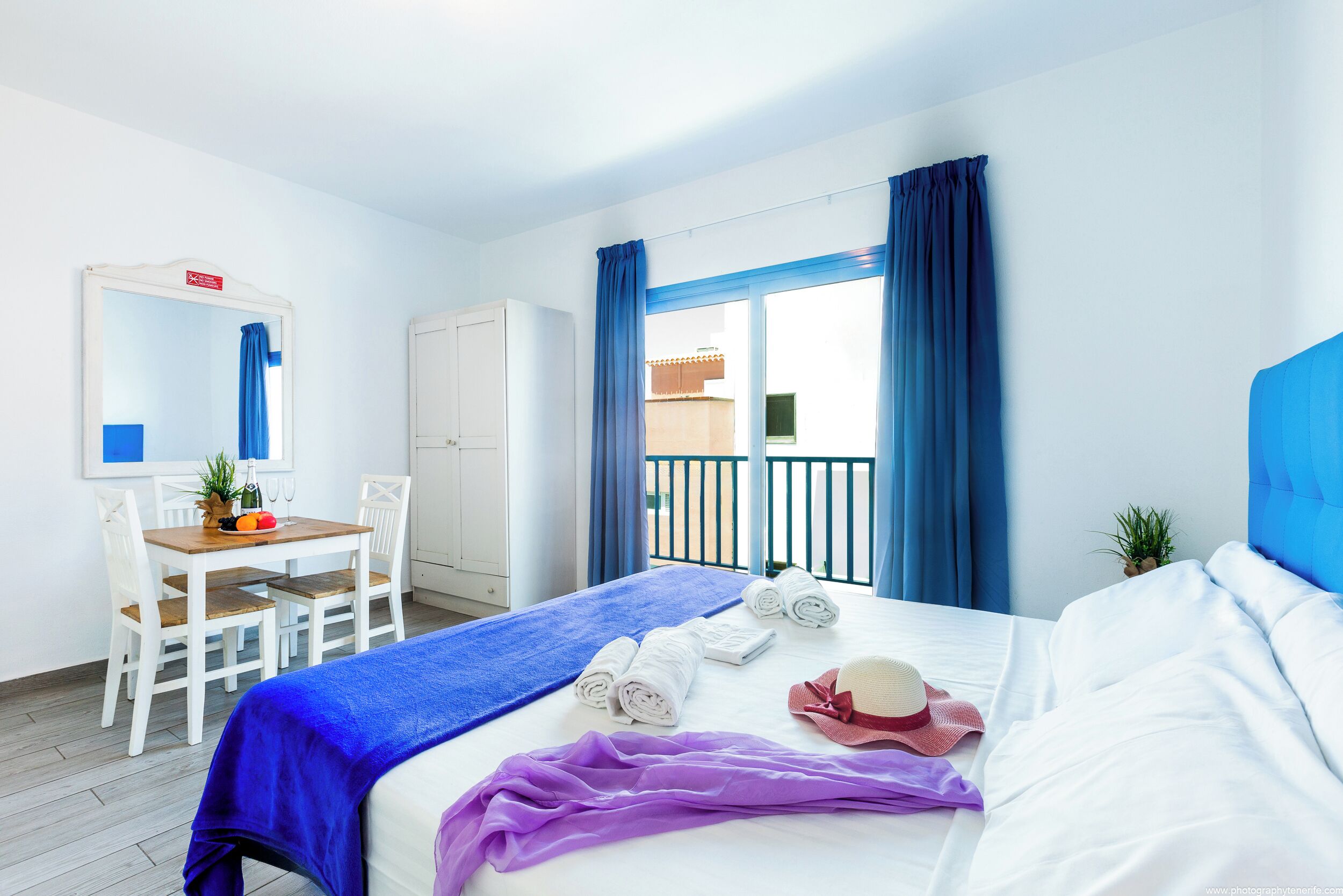 Wifi gratis y ropa de cama