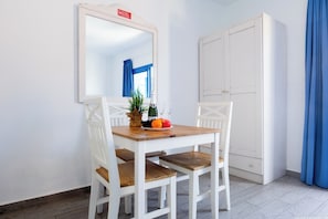 Free WiFi, bed sheets - Riva Eco Guest House Los Abrigos (Granadilla de Abona)