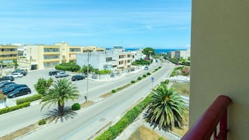 Comfort Apartment, 1 Bedroom, Balcony, Sea View | 1 bedroom, Frette Italian sheets, premium bedding, down comforters