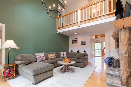 In The Center of Maggie Valley/Sleeps 10/Game Room