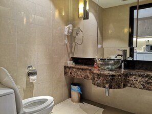 Bathroom - 2Pax Pyramid Tower Lagoon View King Suite 双人大床套房 (Petaling Jaya)