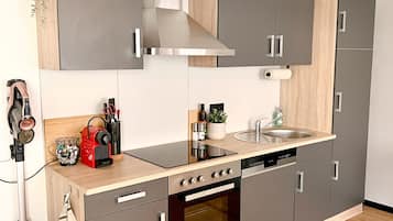 Kühlschrank, Ofen, Herdplatte, Geschirrspüler