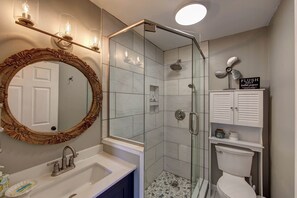 Hårtørrer, håndklæder