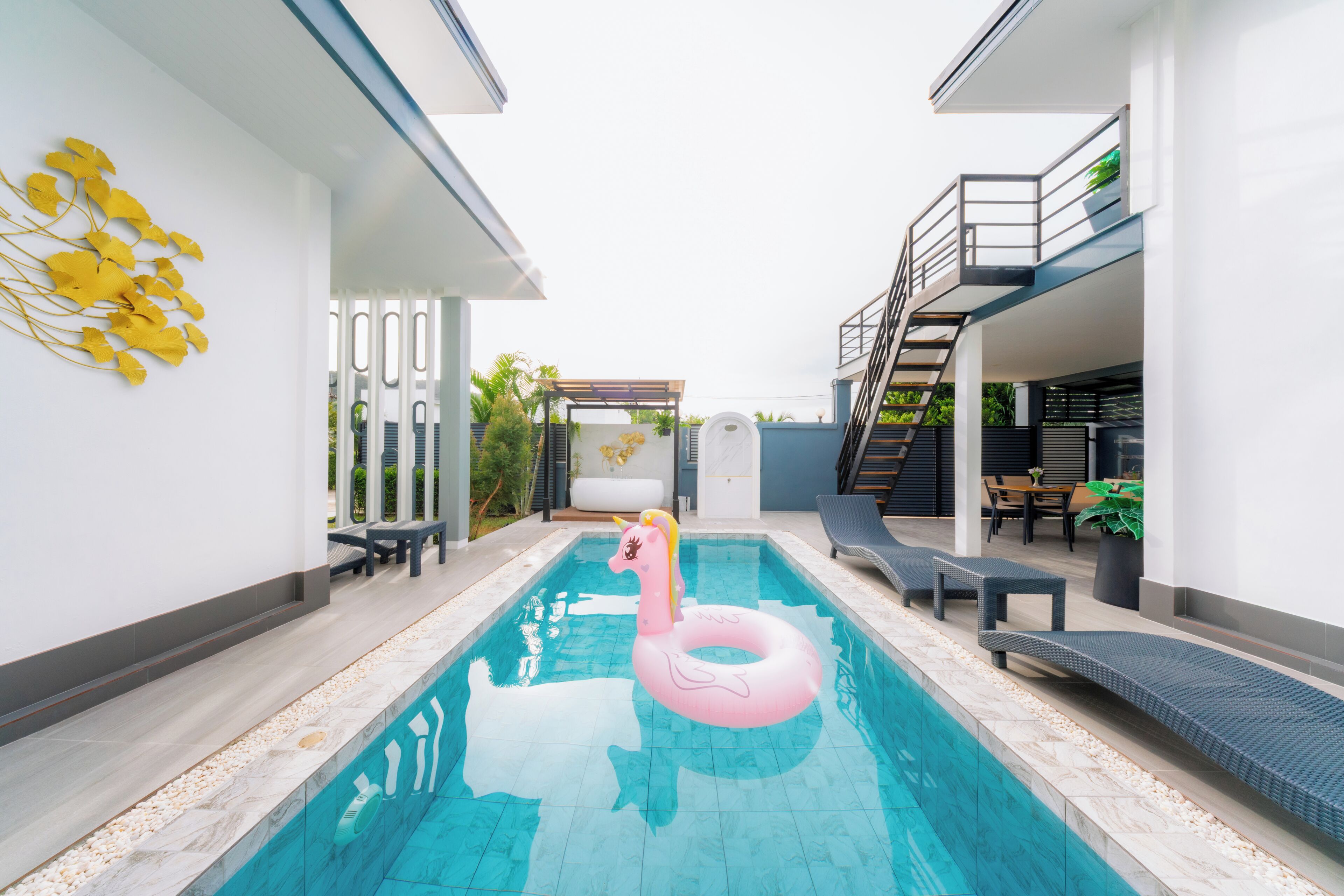 3 Bedroom PoolVilla with Rooftop Terrace | Cofres nos quartos, escrivaninha, Wi-Fi de cortesia