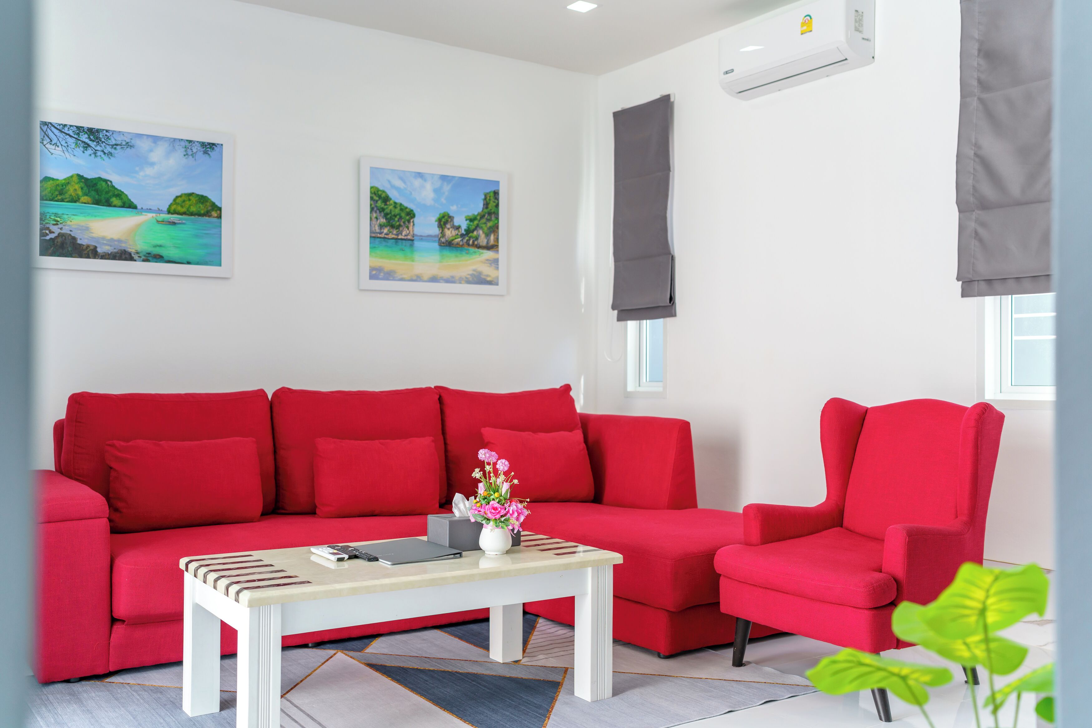 3 Bedroom PoolVilla with Rooftop Terrace | リビングルーム | 55 インチのスマートテレビ (衛星放送視聴可)、テレビ