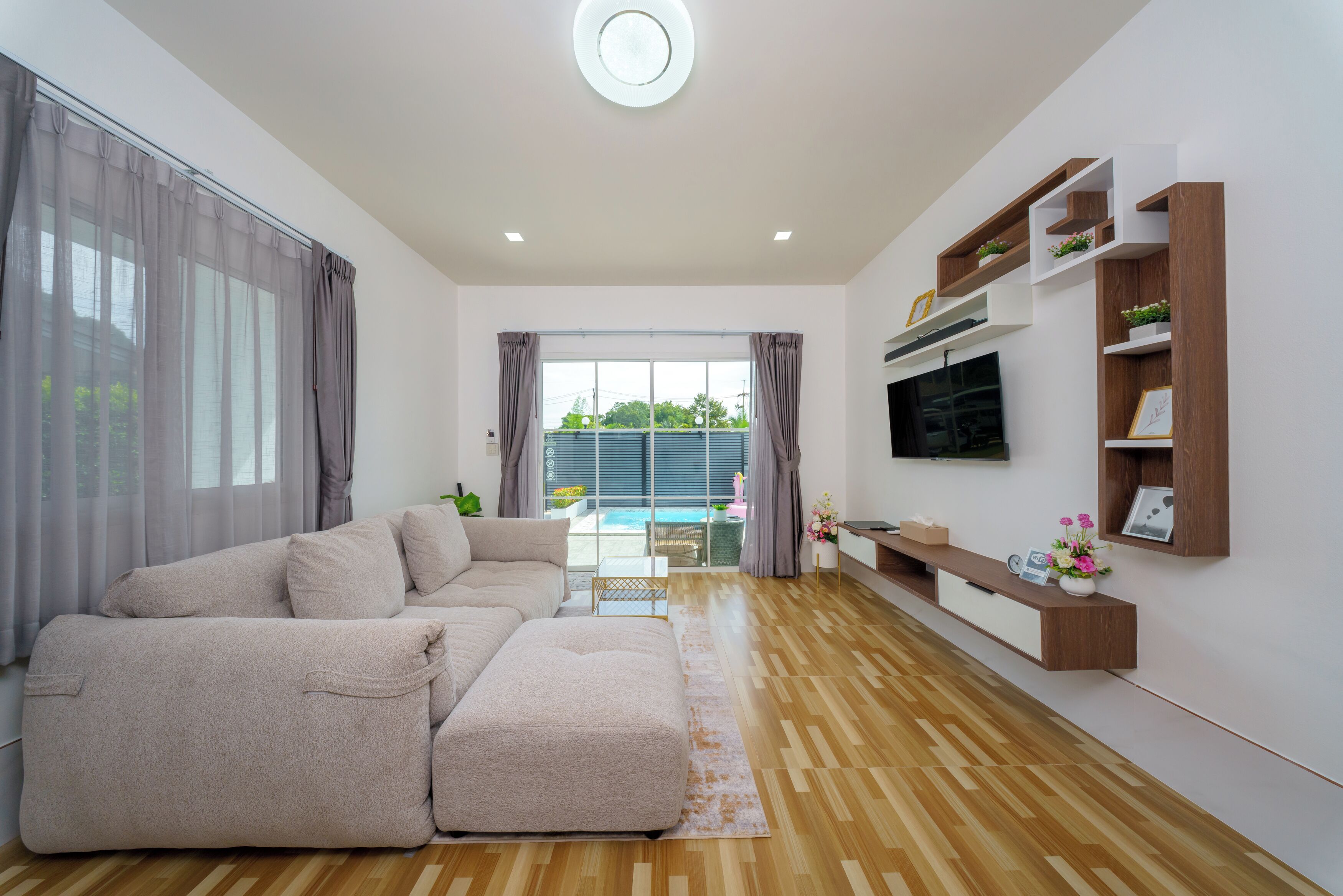 1 Bedroom Pool Villa with Pool View | 客廳 | 55-吋智慧型電視、衛星頻道、電視