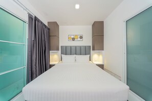 3 Bedroom PoolVilla with Rooftop Terrace | 1 ห้องนอน, ตู้นิรภัยในห้องพัก, ห้องพักตกแต่งอย่างมีเอกลักษณ์, โต๊ะทำงาน