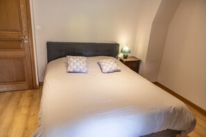 4 chambres, lit parapluie, Wi-Fi, draps fournis