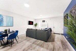 TV - Near White Rock | Kitchen | The Kyanite (Surrey)