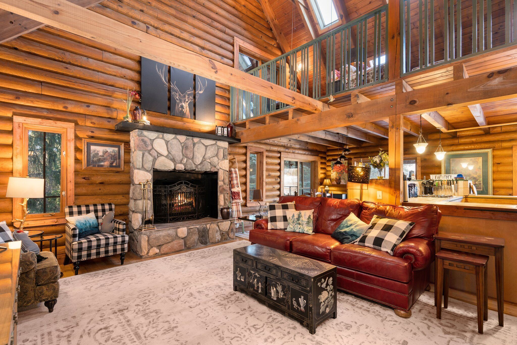 BIG Log Home Hot Tub Pet friendly It doesn't get more True Up North than this   